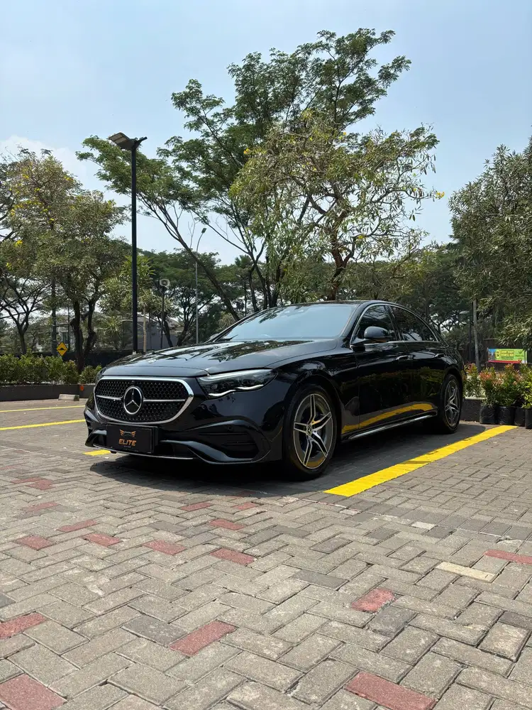 Mercedes Benz E300 AMG 2026 NIK 2024 Hitam Metalik