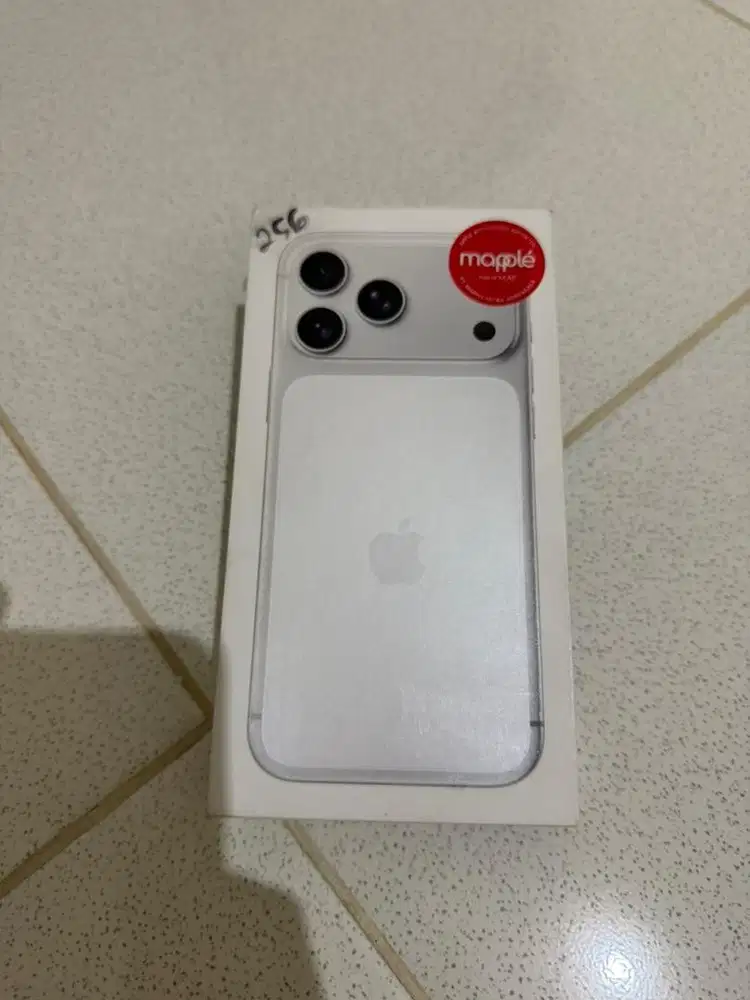 Iphone 17 ProMax Resmi Digimap BH 100% CC 11 Kayak Baru Mulus Silver