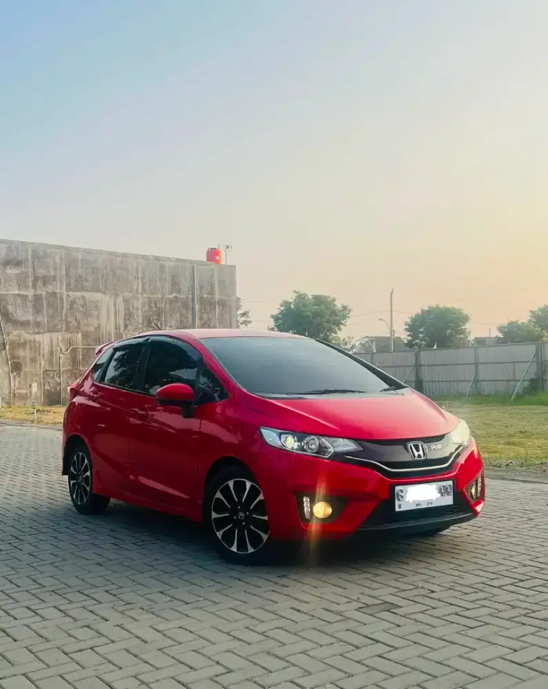 Honda JAZZ RS A/T GK5 Th 2016 (floating), Lokasi  : Kota Tegal
