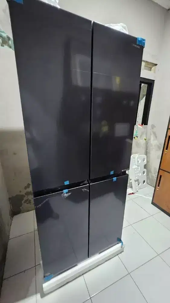Kulkas Empat Pintu Side By Side Merk HISENSE