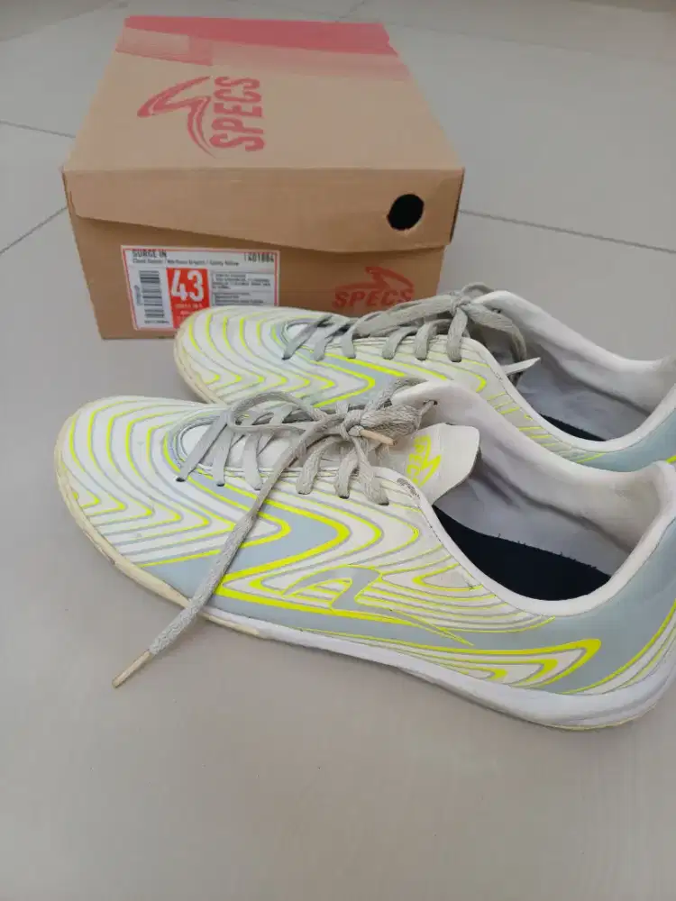 Preloved Sepatu Futsal SPECS ukuran 43