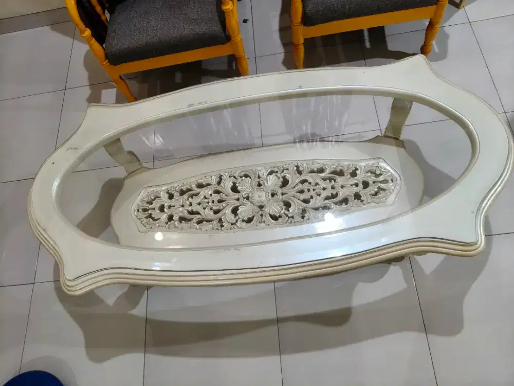 Meja Jati Antik