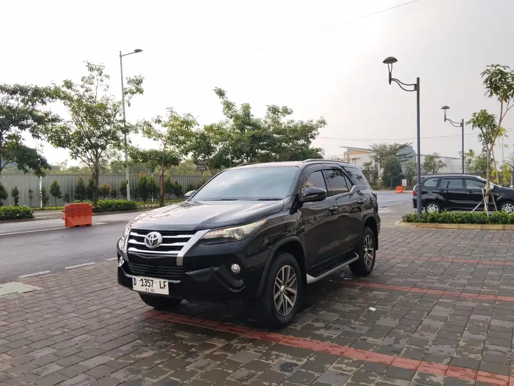 DP 15jt fortuner vrz automatic Diesel 2018 black