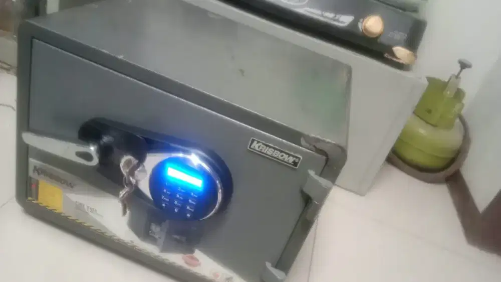 Brankas Krisbow digital Dijual Hrg 2,3 jt
