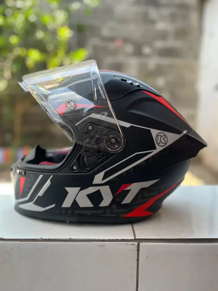 KYT FULL FACE STRIKER MOTIF