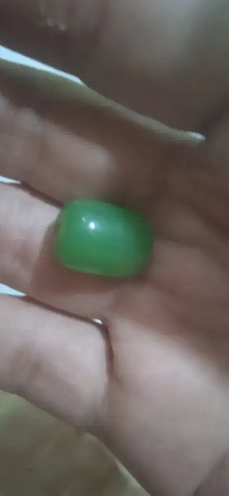 Batu Emerald green