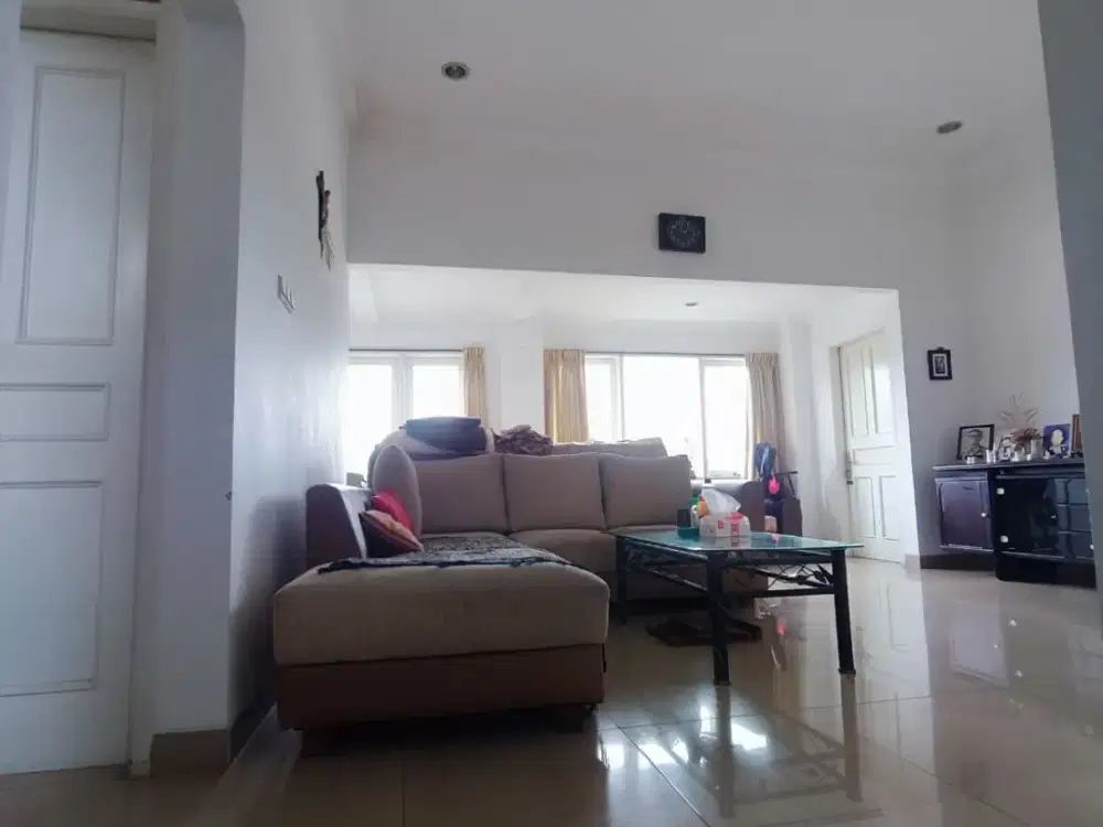 TERMURAH DIJUAL RUMAH MEWAH 2 LANTAI SIAP HUNI LOKASI DI CIPAKU INDAH BANDUNG