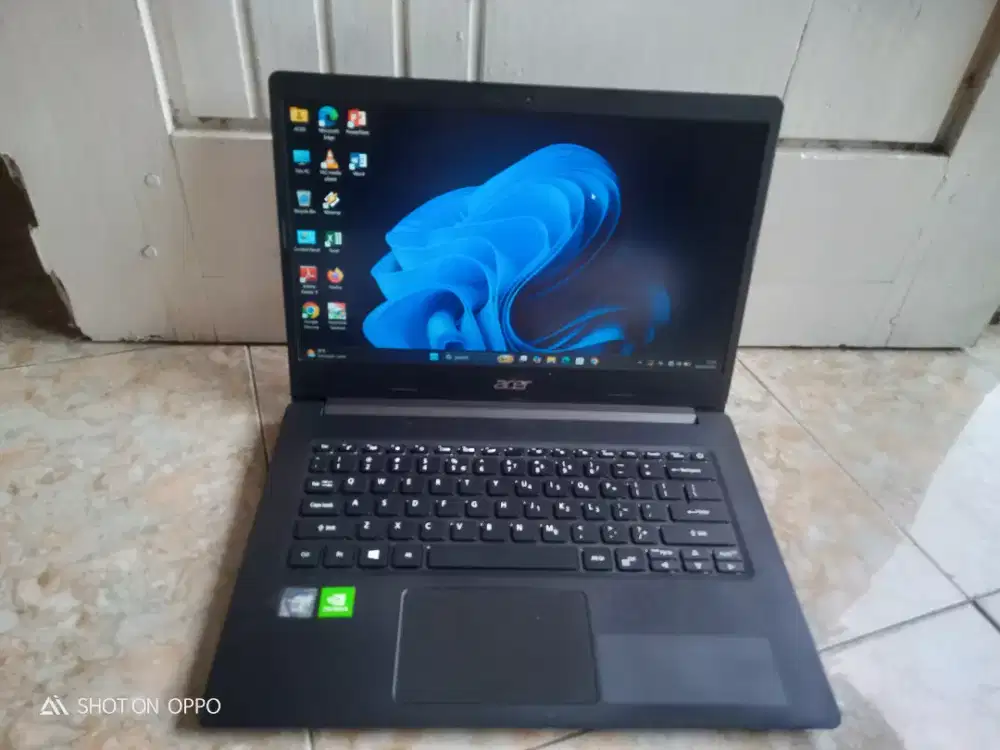 Laptop Acer Aspire 5 
Core i5 Gen 10
Ram 8GB
VGA Nvidia GeForce 2GB
S