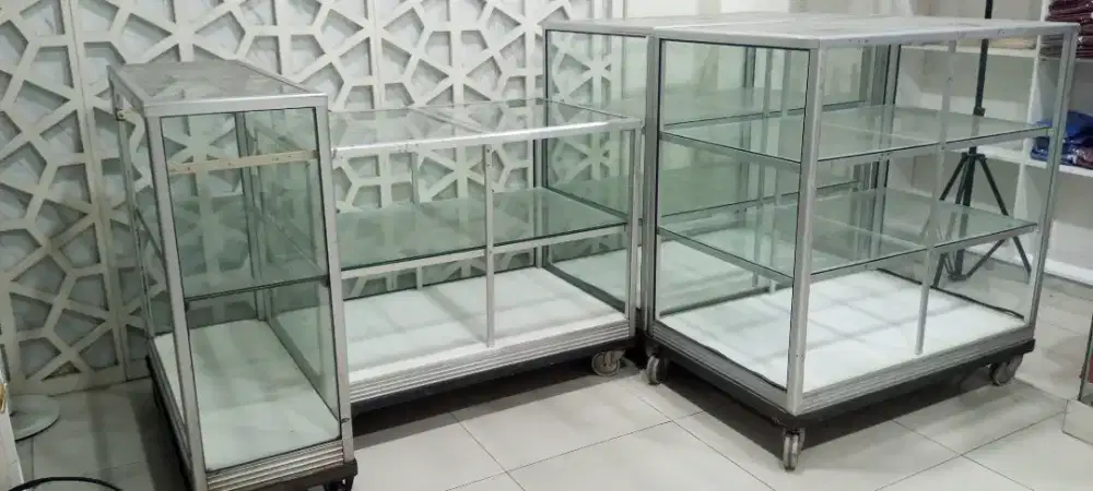 Etalase kaca murah