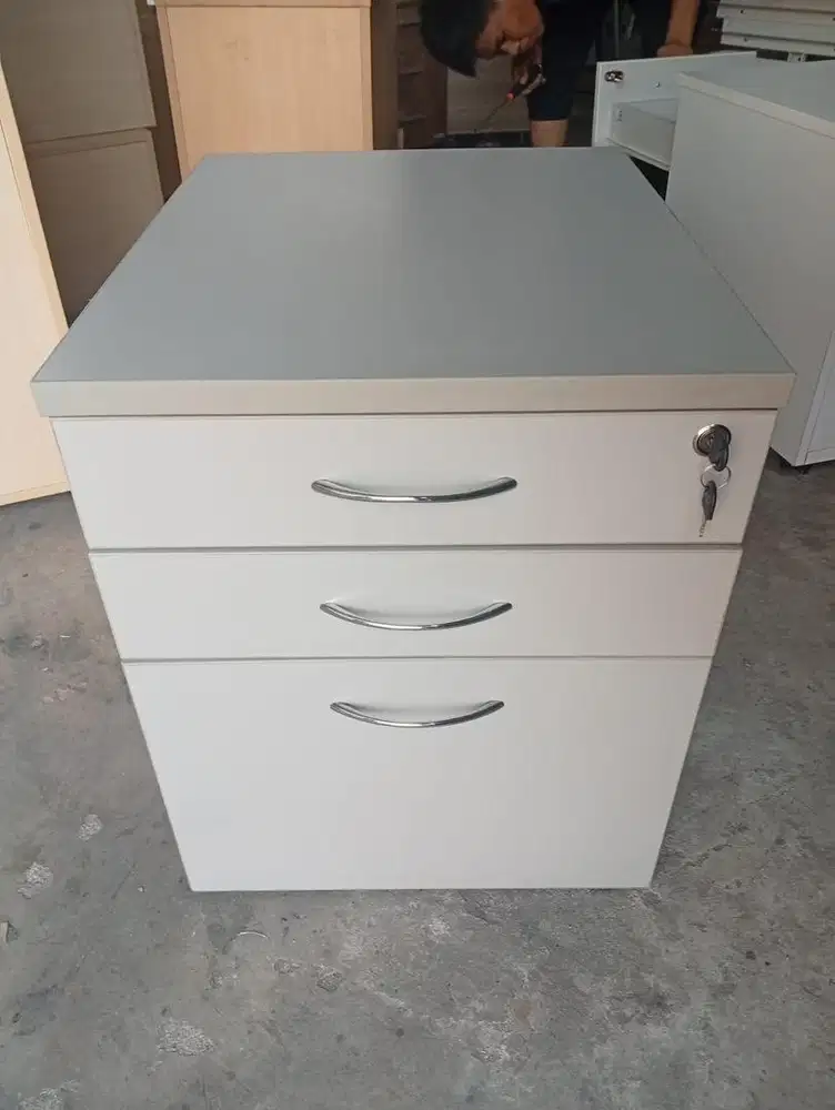 Laci dorong / nakas kantor / drawer pedestal ukuran 42x55x62 dan 50x50