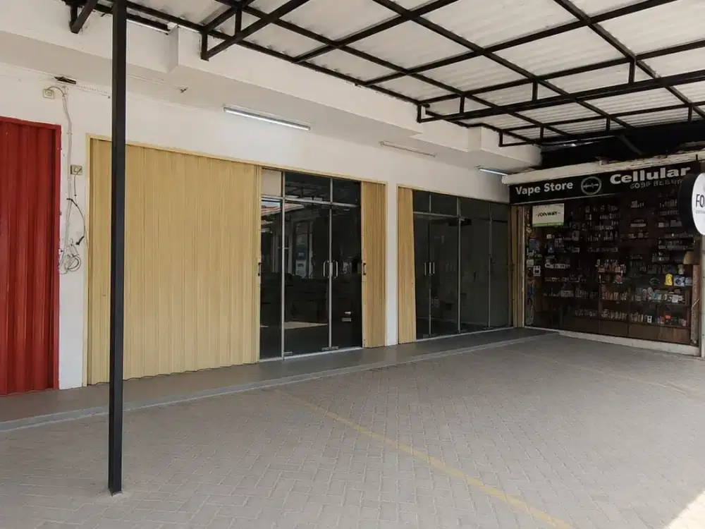 Disewakan Ruko Gandeng 2 - Eks Indomaret di Jagakarsa Jakarta Selatan.