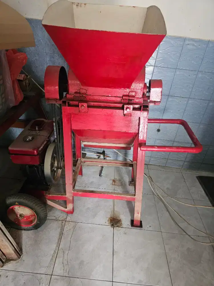 Mesin pemecah kayu