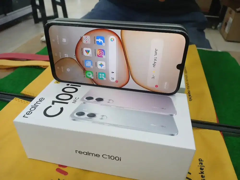 Realme C100 i NFC ram 6/128 gb 2bln pke mulus no minus lengkap ori