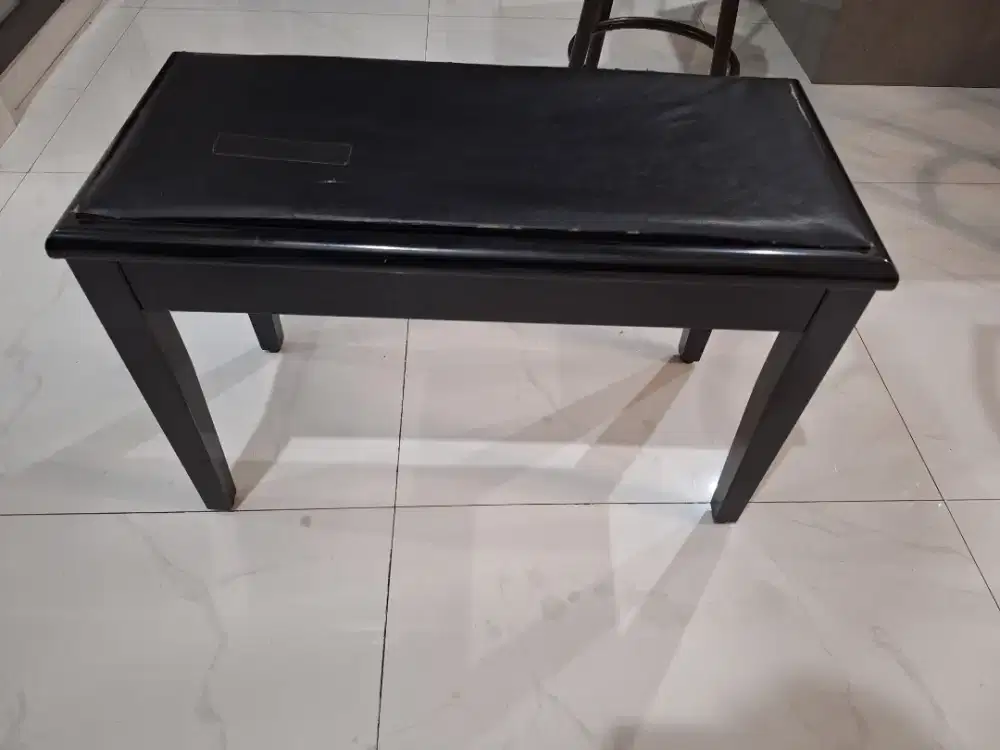 Bangku Kayu Piano