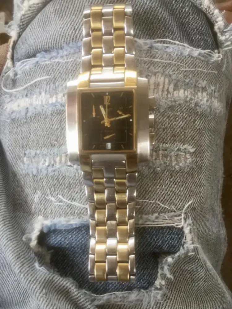 Tissot Tank Chronograph Quartz. Mesin Swiss