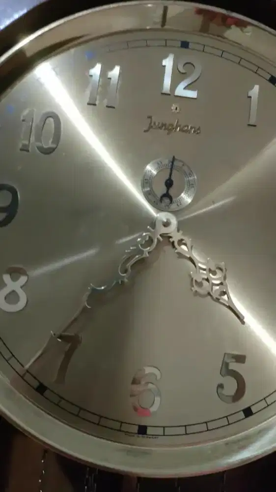 Jam Antik Dindong