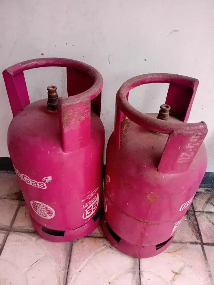 Jual cepat 2 tabung gas 5.5 kg