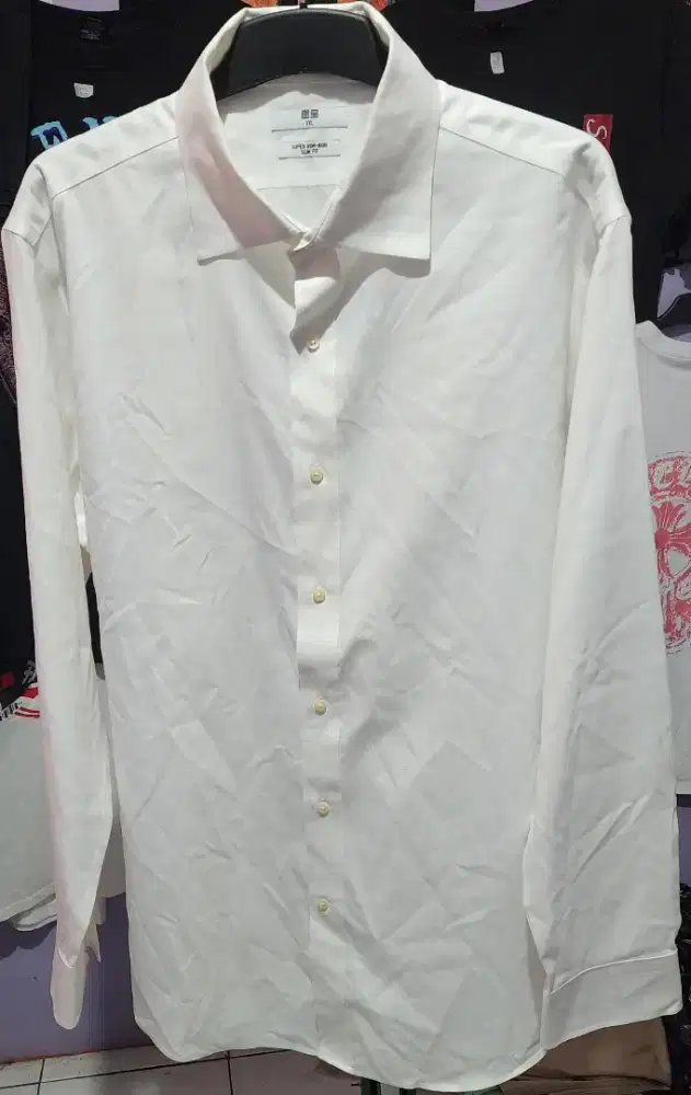 Kemeja tgn panjang uniqlo super non iron