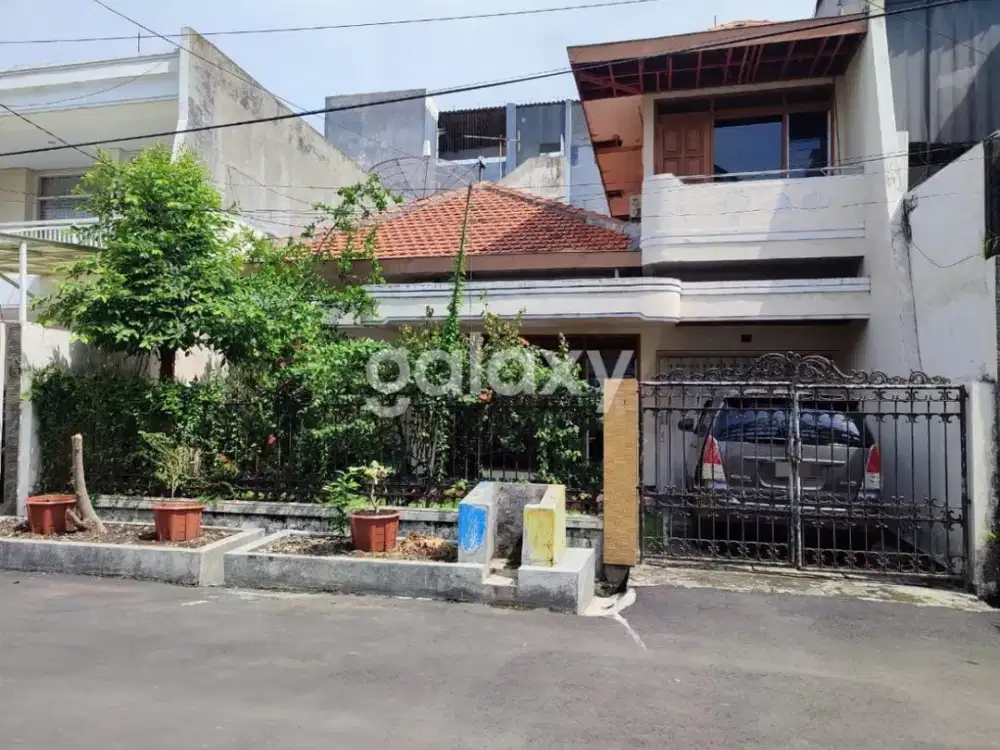 Rumah Kertajaya Indah Surabaya Timur Lantai Hadap Selatan