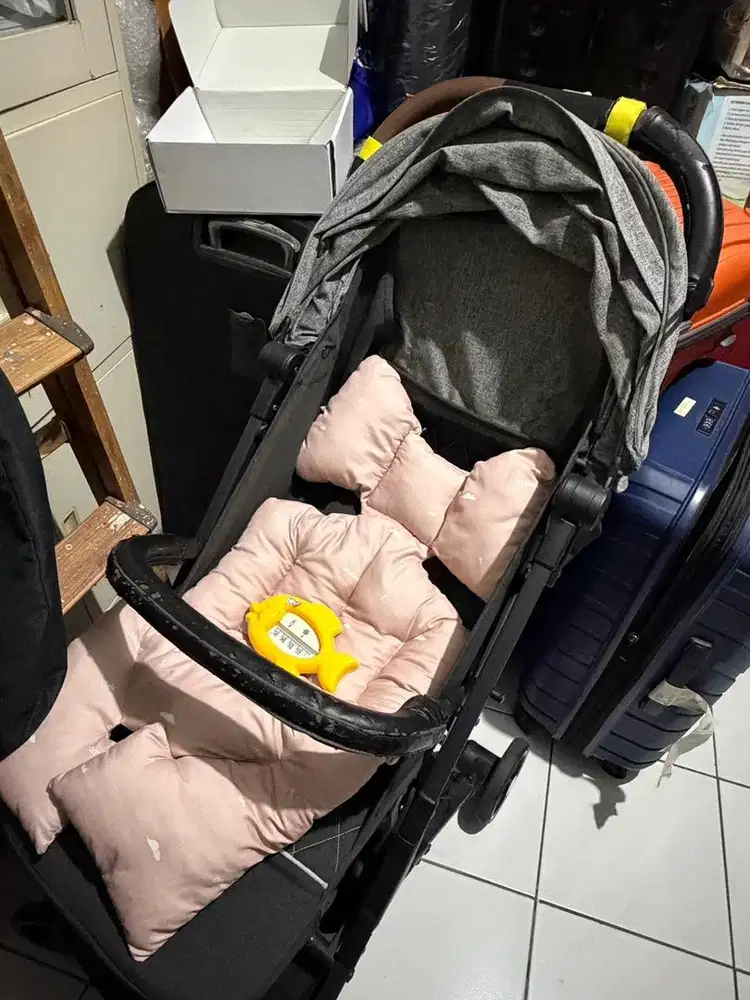 Preloved stroller & infant carrier baby