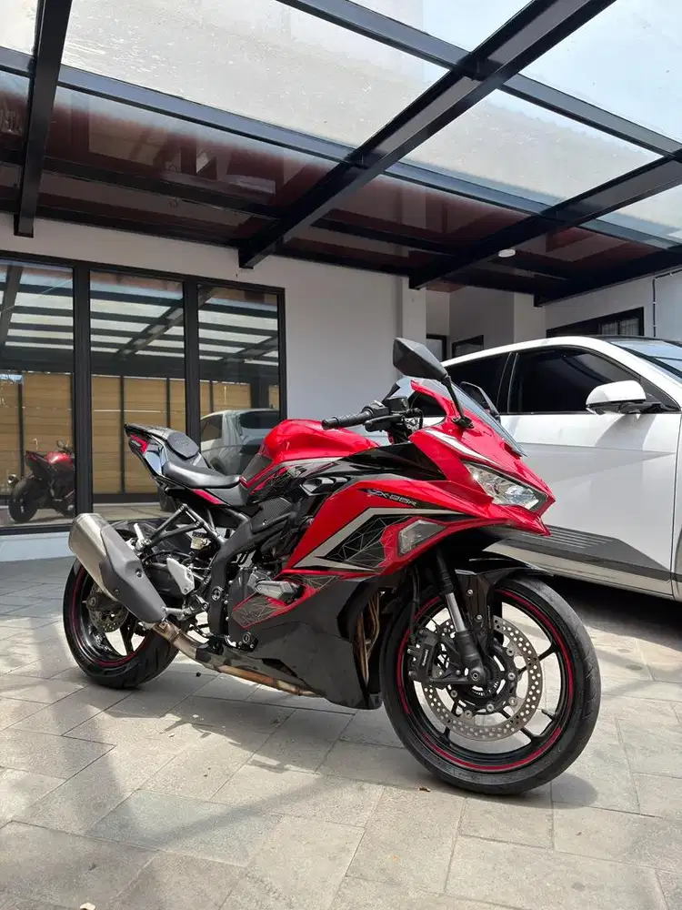 KAWASAKI NINJA ZX-25R SE ABS — 2024 PERSIMMON RED