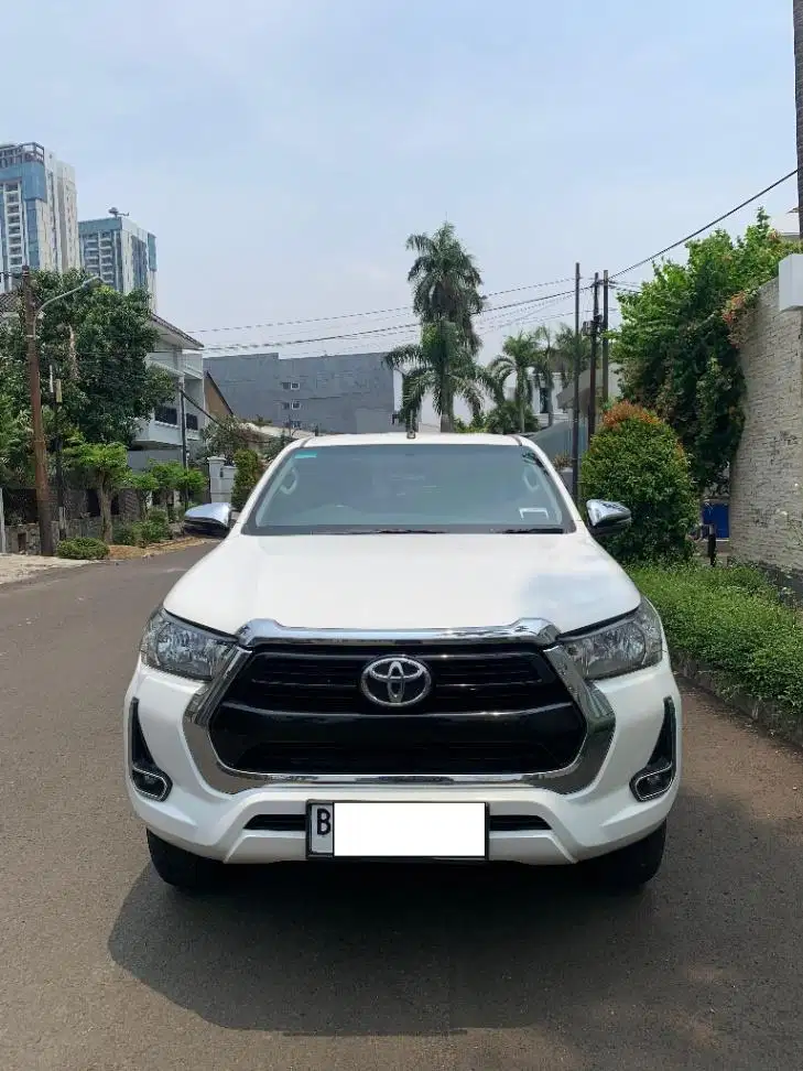 TOYOTA HILUX 2.4 DOUBLE CABIN 4x4 MANUAL 2021
