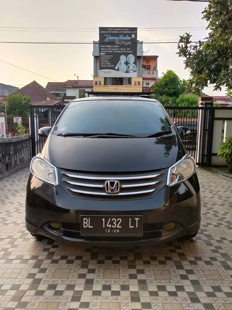 Honda Freed Tipe E/PSD Tahun 2011