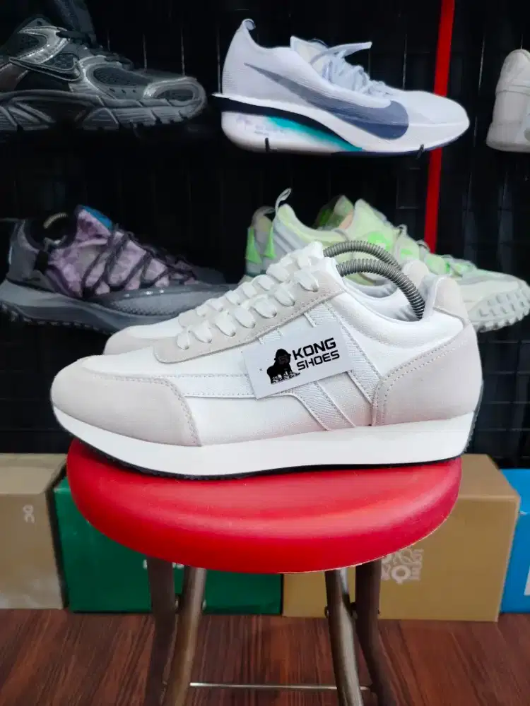 SEPATU HRMS JET SNEAKERS WHITE
