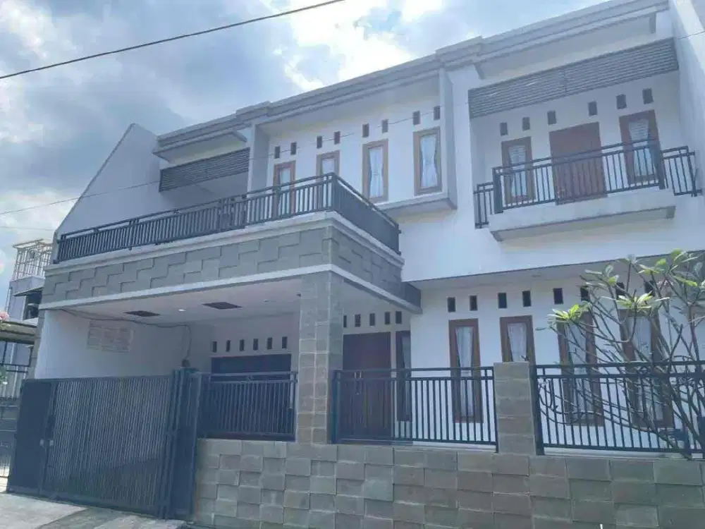 dijual rumah terawat siap huni seperti baru di Srimahi Bandung
