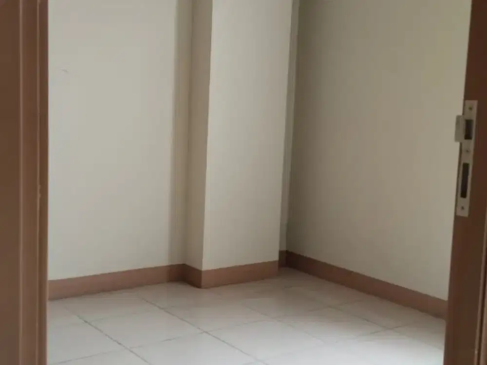 Dijual Apartemen Green Palm Residence Duri Kosambi, 2BR, 33 m², Lantai 18, Semi Furnished, City View, Rp 340 Jt Nego