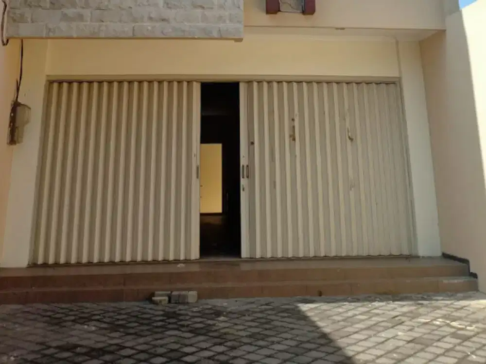 Ruko 3 Lantai Jalan Bratang