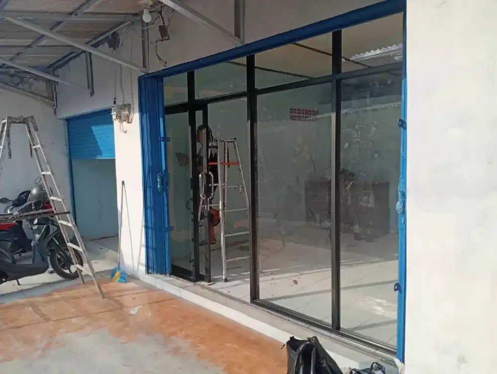 pintu aluminium dan sekat ruang kaca aluminium