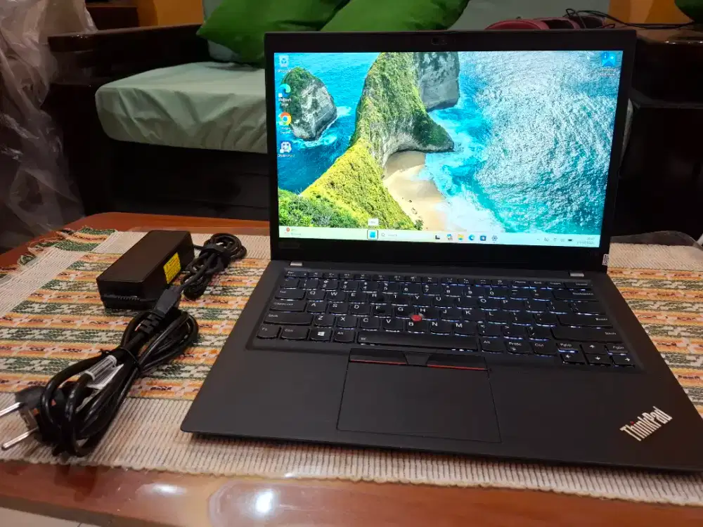 Thinkpad T14s g1 i7-10510 16/256