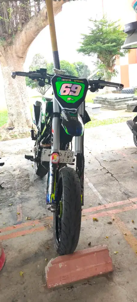 KLX D-Tracker Supermoto