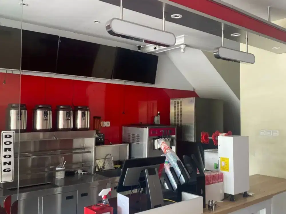 Di sewakan ruko  symphoni 3 lantai  lebar 6x18 sudah renovasi di harapan indah bekasi