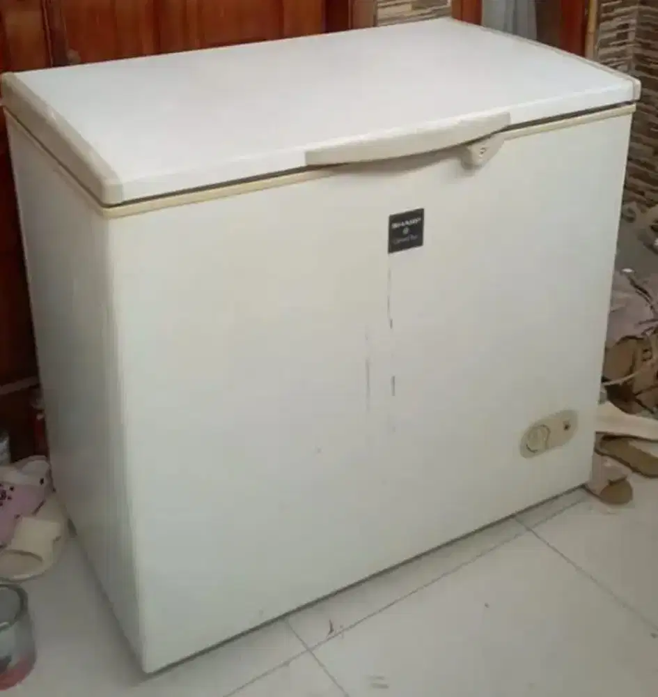 Frezzer box Sharp 200liter