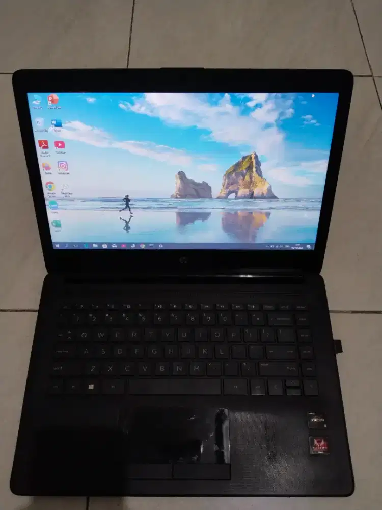 Dijual laptop HP RYZEN 3 Ram 4GB HDD 1TB win 10 siap pakai 24jam COD