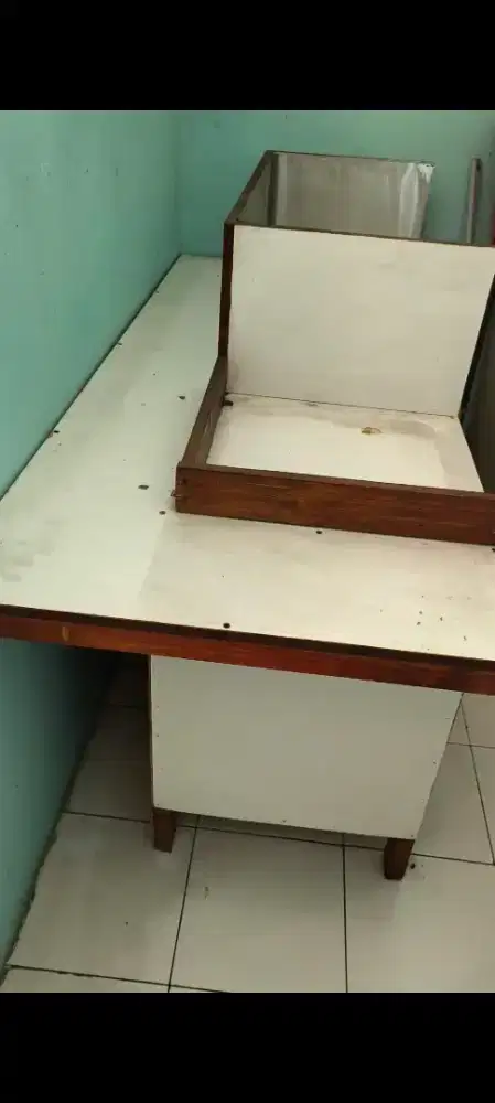 1 set meja kompor  dan kursi warkop