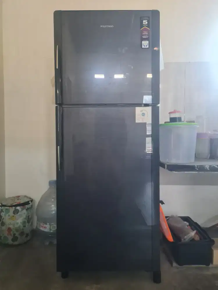 Kulkas lemari es polytron 2 pintu