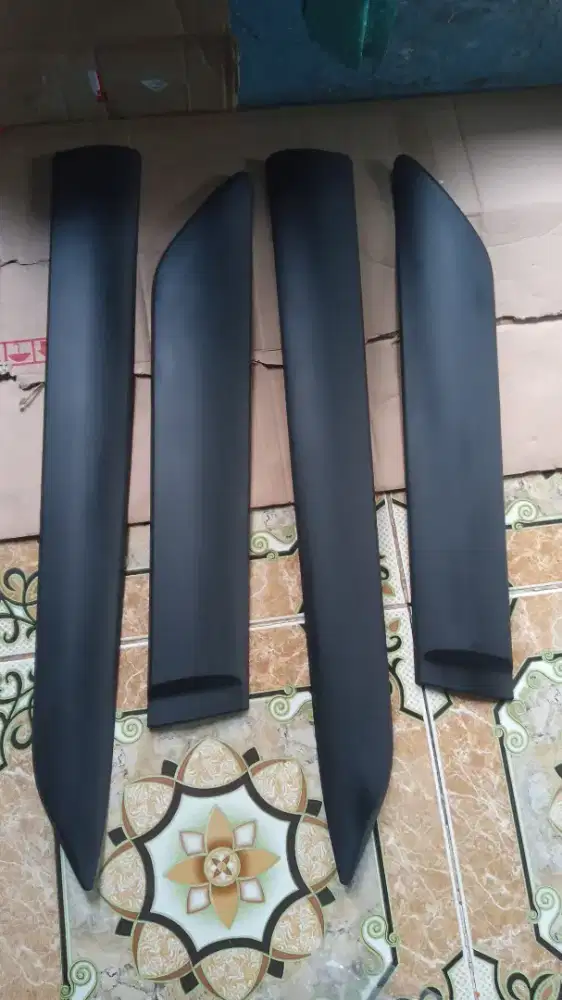 Molding pintu zenix