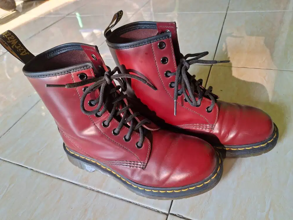 Sepatu Docmart - Red Cherry