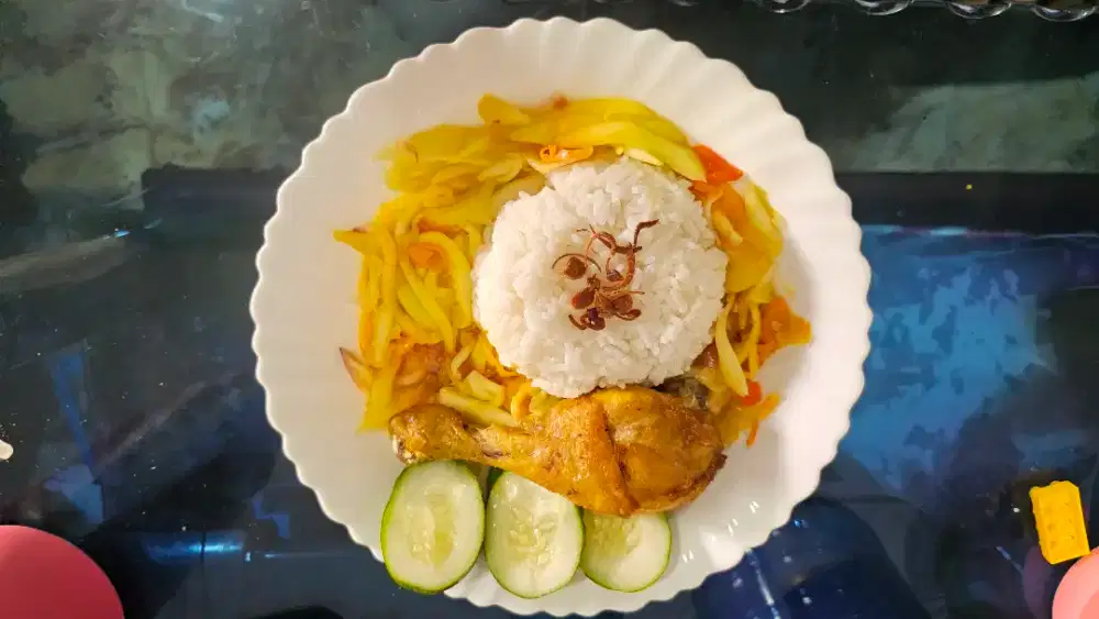 Jualan online, bisa masak, bisa bawa motor