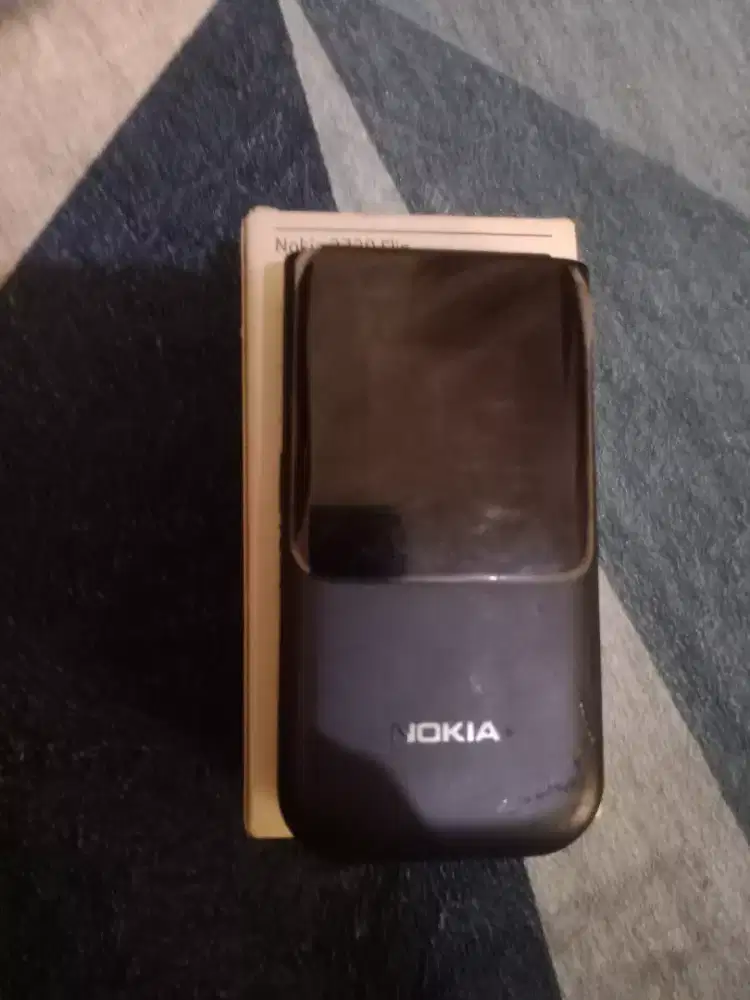 Nokia 2720 Hitam