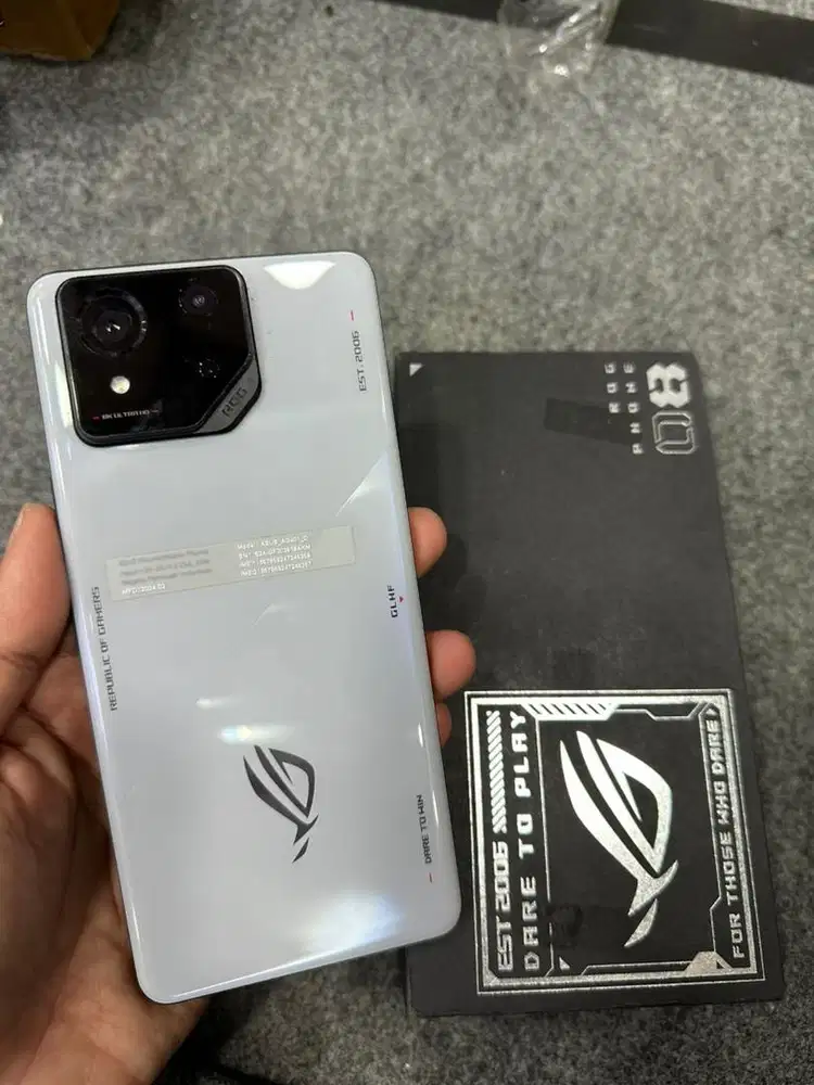 Asus ROG 8  12/256GB