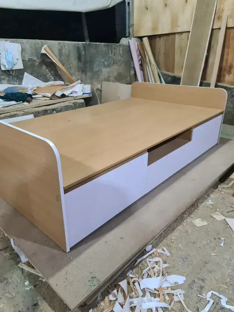 Divan/ tempat tidur 200x120
