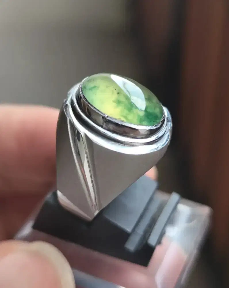 031 Idocrase lumut Aceh dim 14*8*7 ring monel dof SJ 7,5 (est)