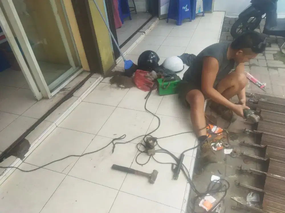 Service/pasang baru rolling door area Bojongsari Depok Jawa barat