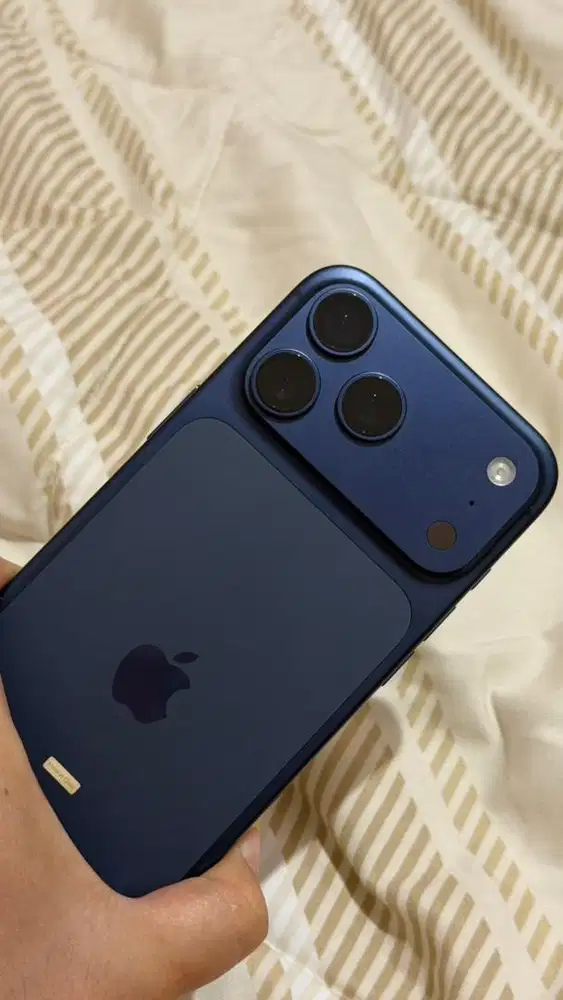 Iphone 17 promax 256 GB Deep Blue
