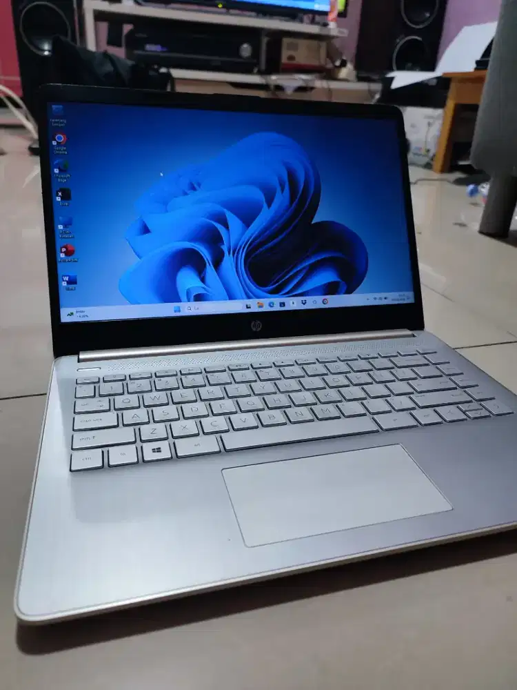 Laptop HP 14 seperti baru