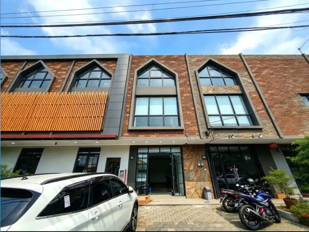 Disewakan Ruko 3 Lantai di Kahfi Jagakarsa Jakarta Selatan Area Komersial